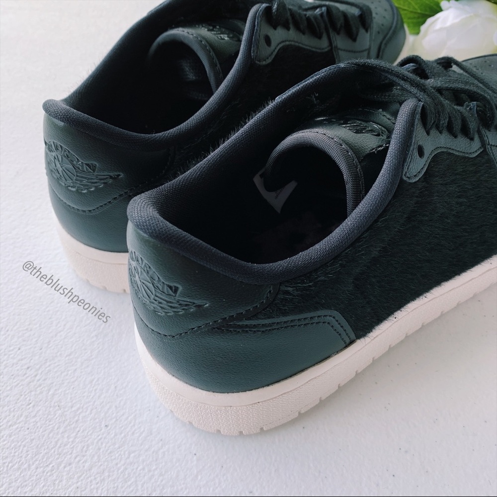 Nike Air Jordan 1 Retro Low no swoosh NWT - Picture 8 of 11